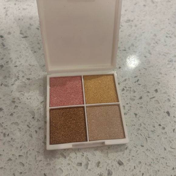 Gorgeous eyeshadow palette! - Picture 3 of 3